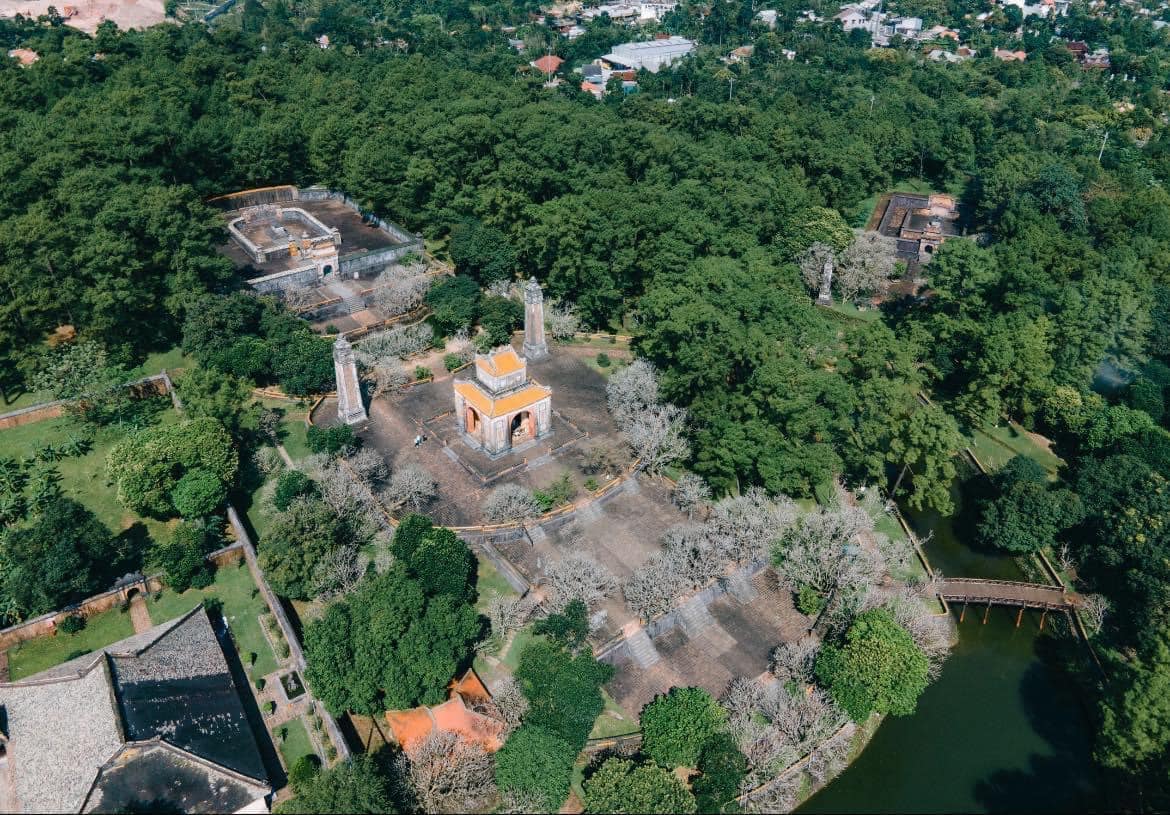Khu lăng mộ nhìn từ trên cao